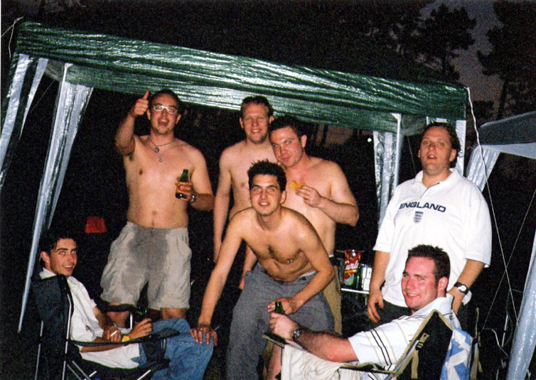 I think this one should have been censored. What the f#$k is Marcus doing to Phil!?!! Matt is frozen in shock at the spectacle. Nobody else seems to have noticed!