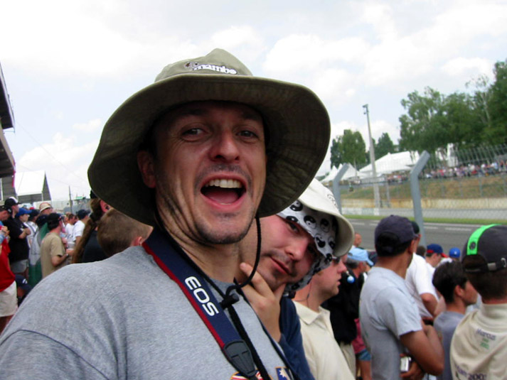 Spenny and Bazza (spelling!?!) closing laps (cant you tell by the stubble?), oh, and Marcus' hat!